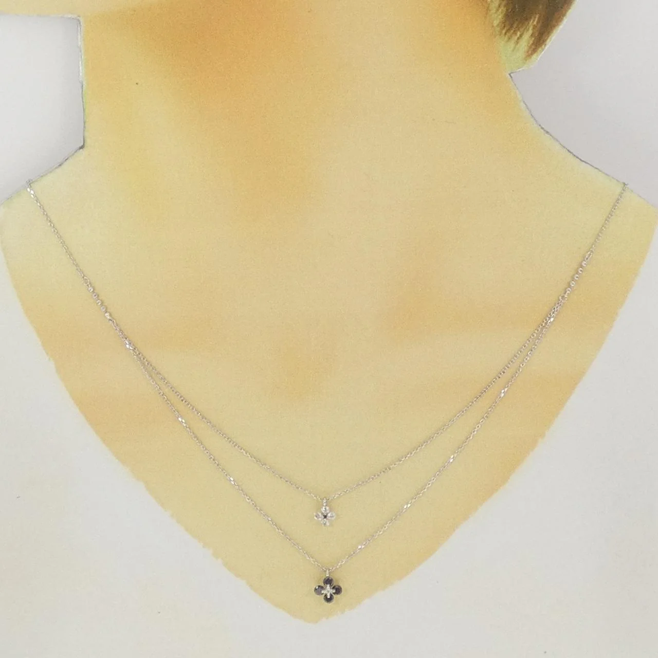 Au750 Flower Diamond Necklace - Image 6