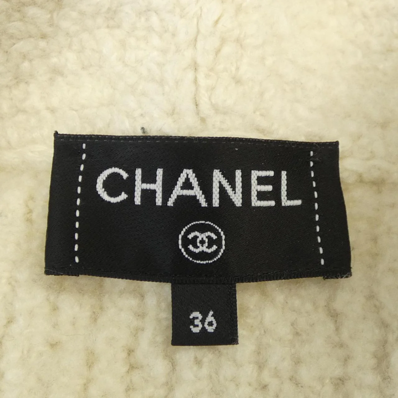 Chanel LOOK15 Cashmere Cardigan - Image 5