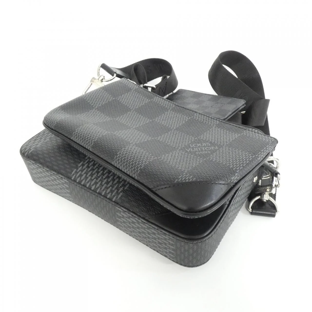 Louis Vuitton Damier Graphite 3D Messenger Bag - Image 3