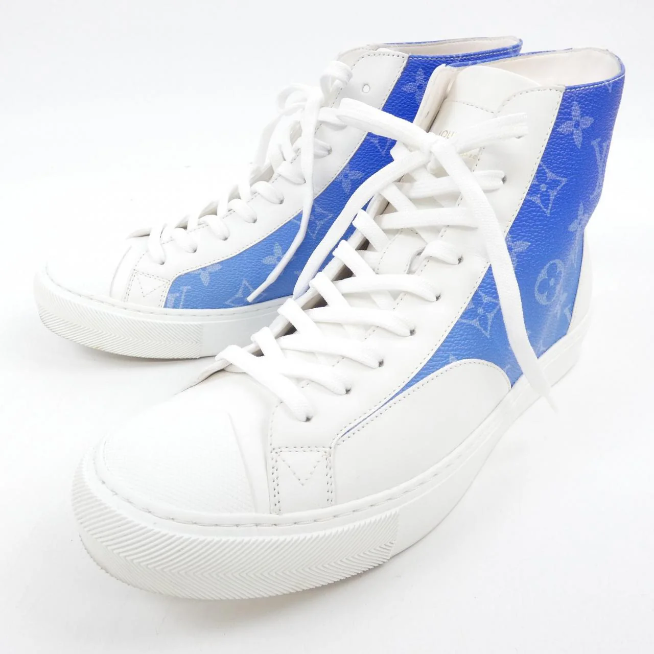 Louis Vuitton Sneakers - Image 3