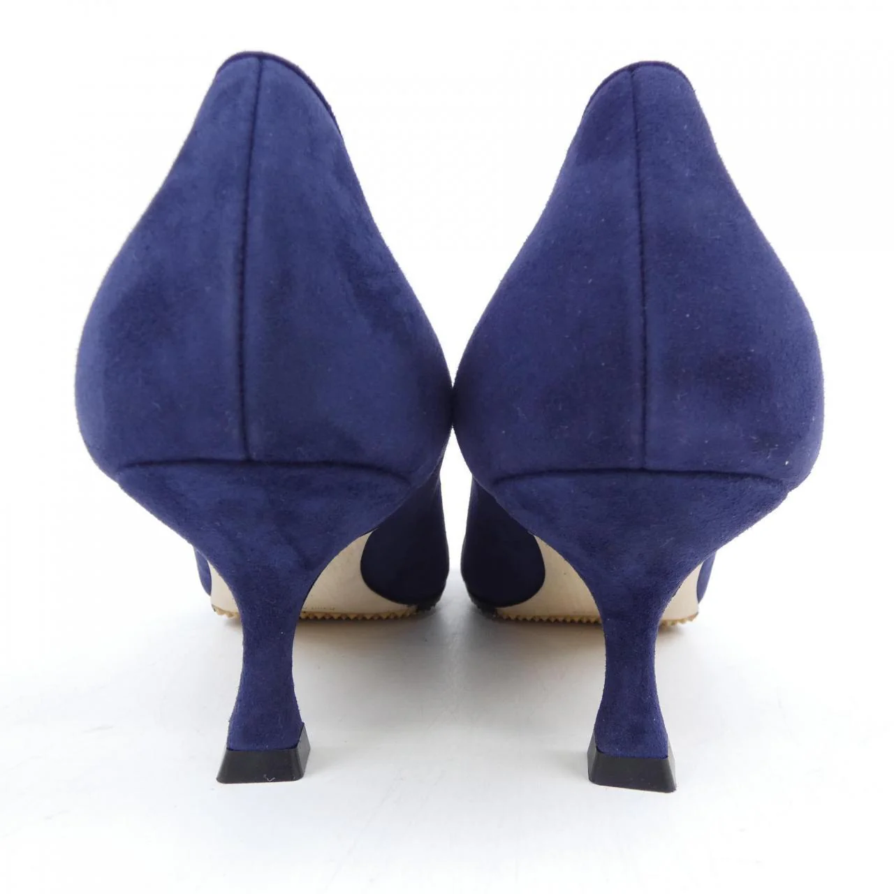 Manolo Blahnik Maysalepump 50 Suede Pumps - Image 5