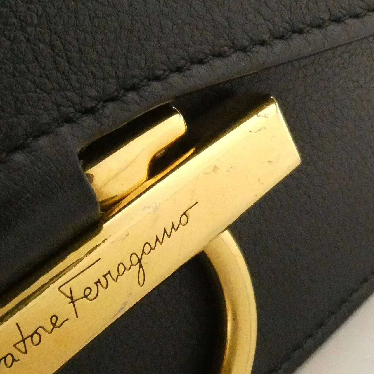 Salvatore Ferragamo Calf Shoulder Bag - Image 4