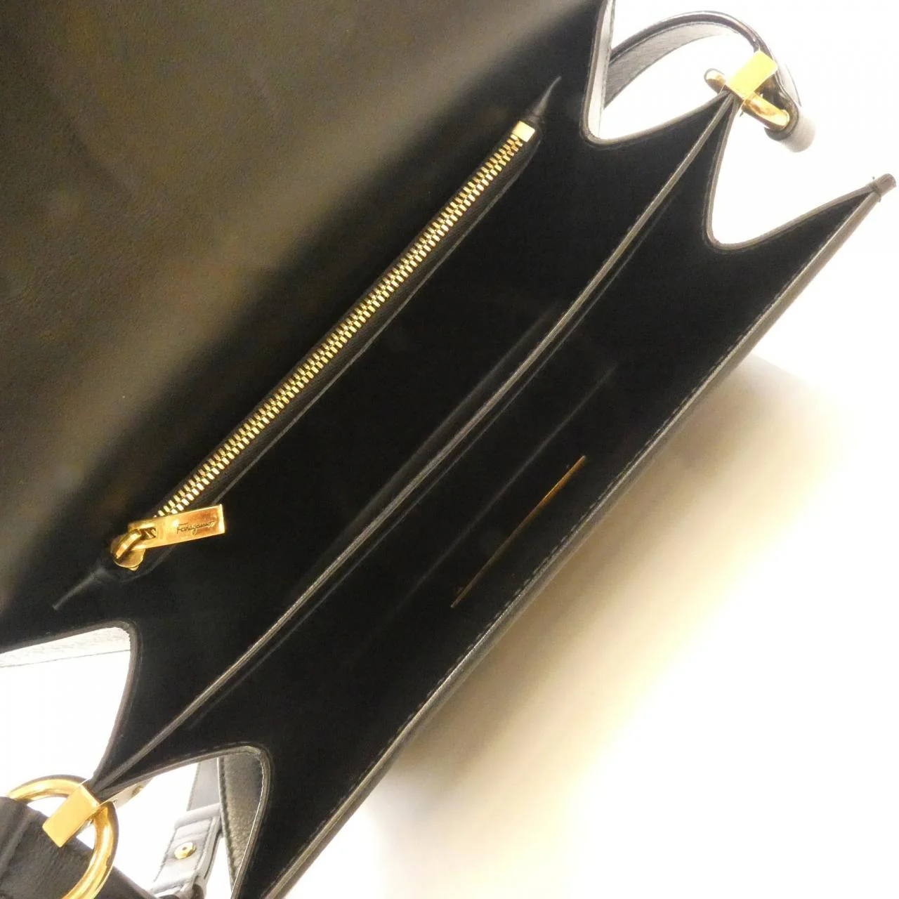 Salvatore Ferragamo Calf Shoulder Bag - Image 7
