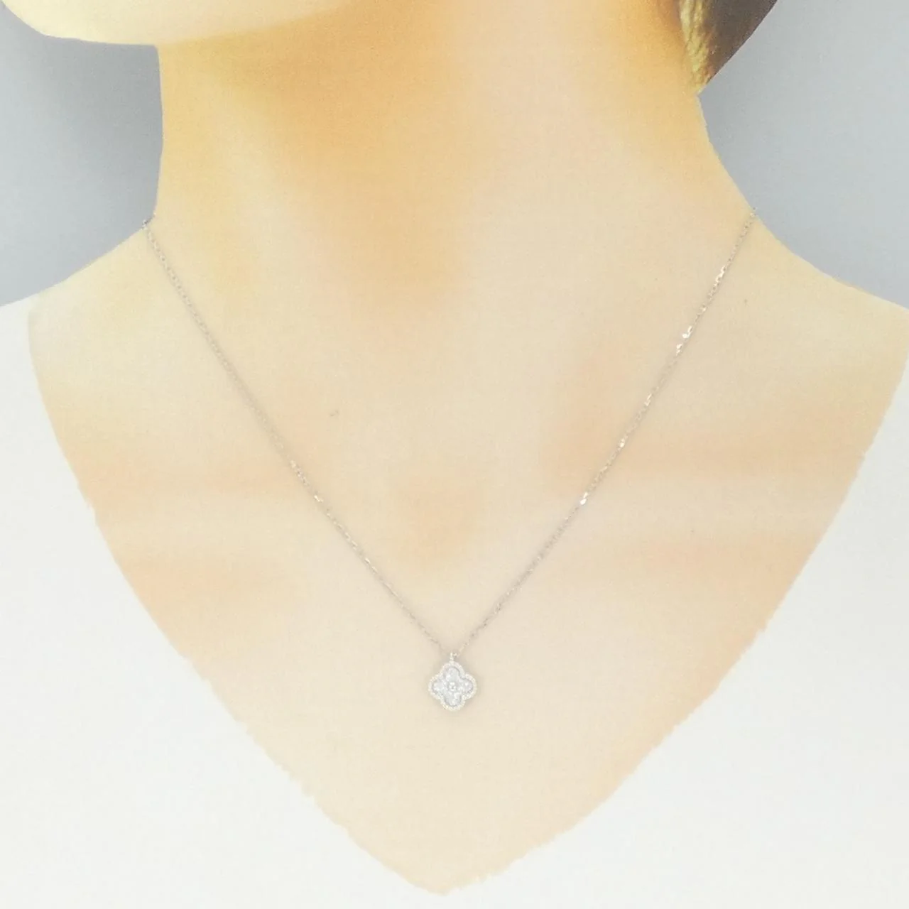 Van Cleef & Arpels Sweet Alhambra 750 White Gold Diamond Necklace - Image 6