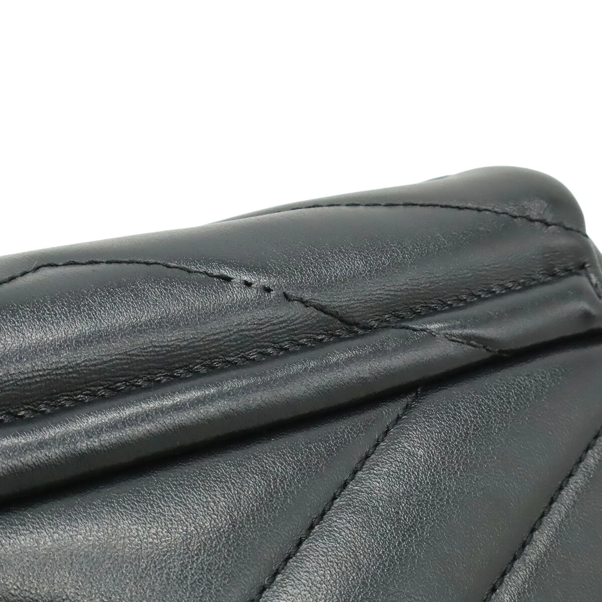 Yves Saint Laurent LouLou Toy Leather Shoulder Bag - Image 9